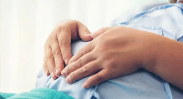 Bevalling in ervaren handen- Verloskundigenpraktijk Buik Baby Borst